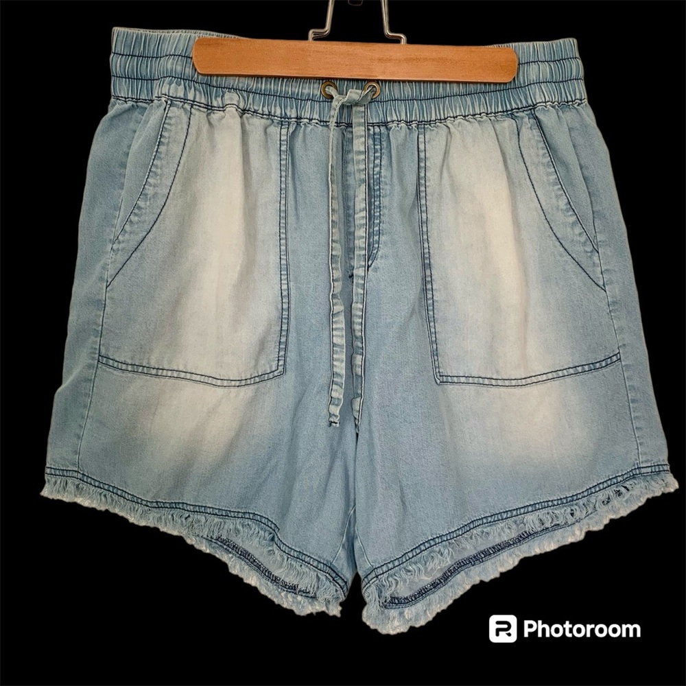 ZENANA‎ PLUS Women’s Distressed Denim Shorts Elastic/Tie Frayed Hem Pockets 2X